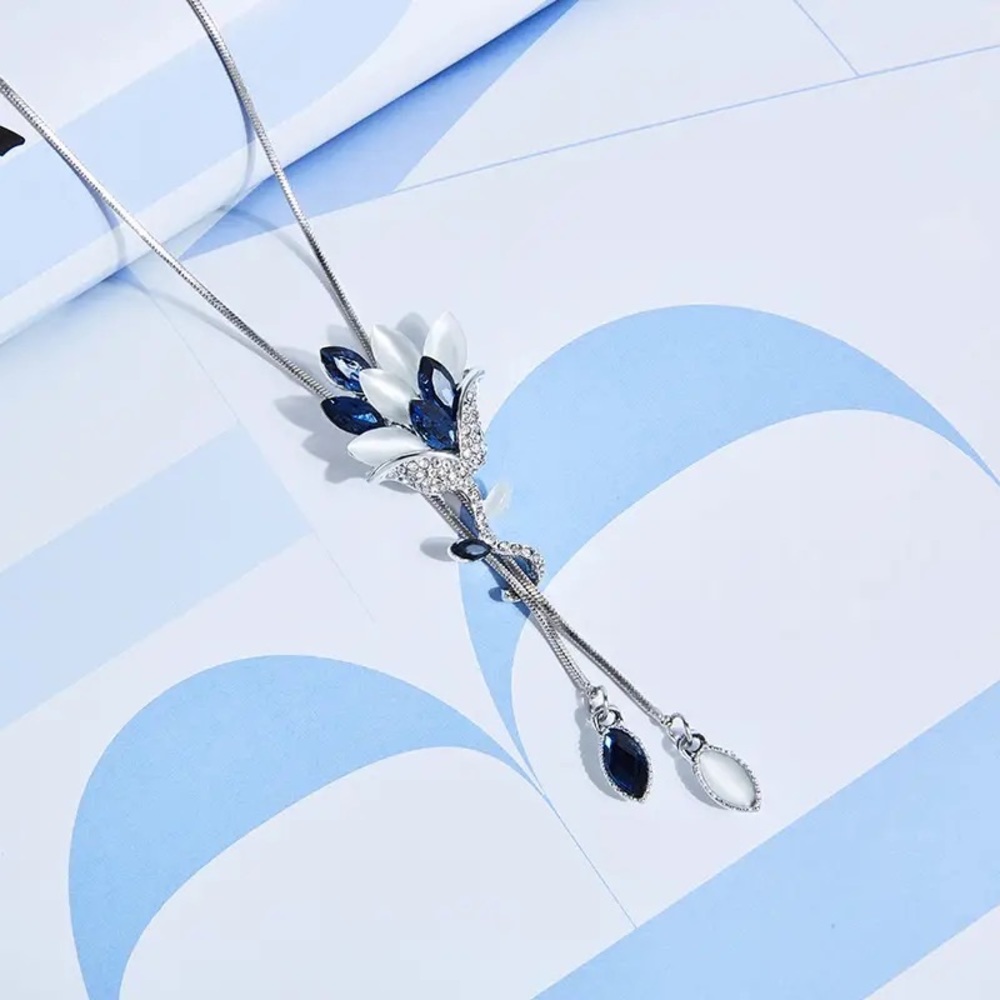BLUE BOUQUET LONG PENDANT NECKLACE